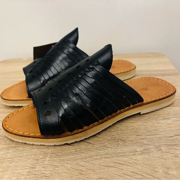 Bearpaw Black Leather Hand Woven Sandals Shoes Size 6 - Picture 2 of 10